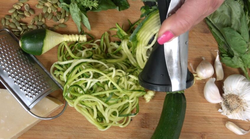 Vegetable spiralizer