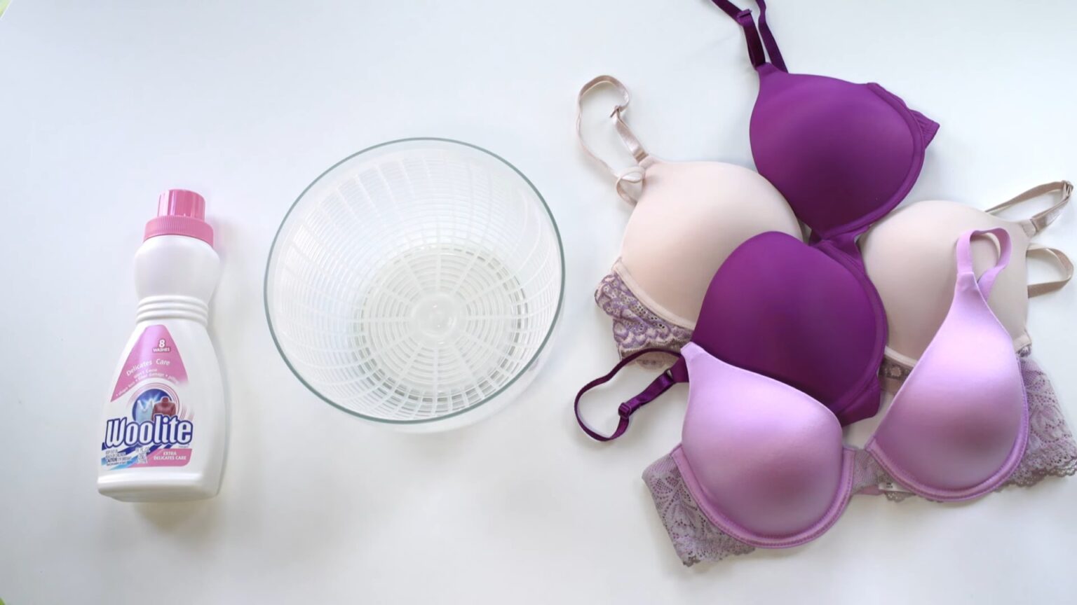 Do You Have Underboob Rashes? Find Out What Causes It And 7 Tips To Treat It