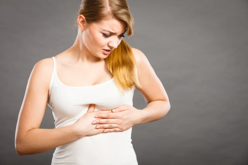 Do you have underboob rashes? Find out what causes it and 7 tips to treat it