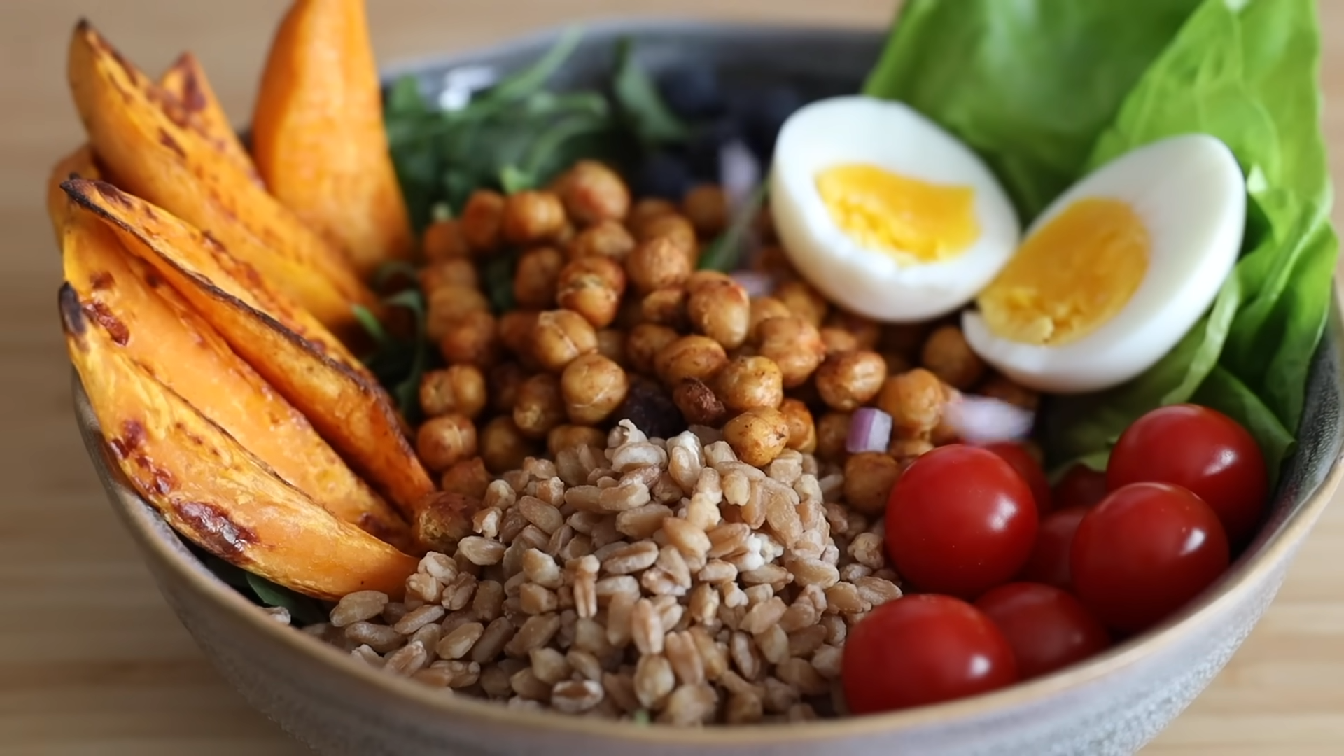 9 Tips for Incorporating Organic Food into a Hectic Routine: A Practical Guide